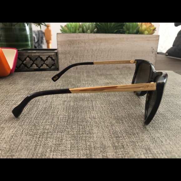 Dolce and Gabanna square sunglasses - Picture 3 of 4